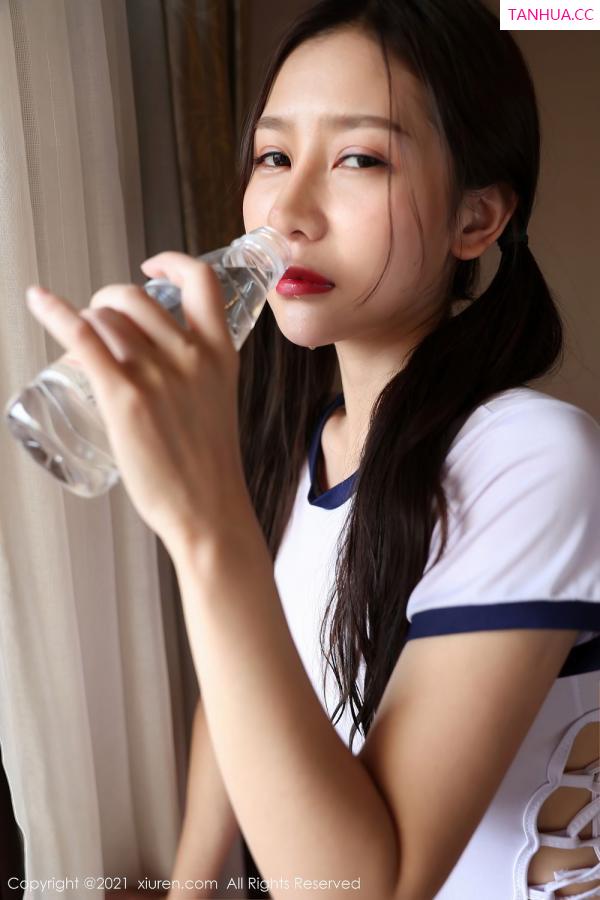 尹甜甜  [XiuRen]高清写真图 2021.03.15 VOL.3201 尹甜甜第4张图片